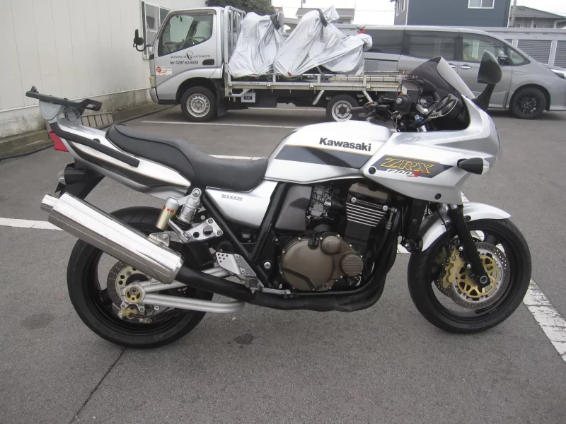 Kawasaki ZRX1200S лот № 02219 оценка 4  с аукциона в Японии
