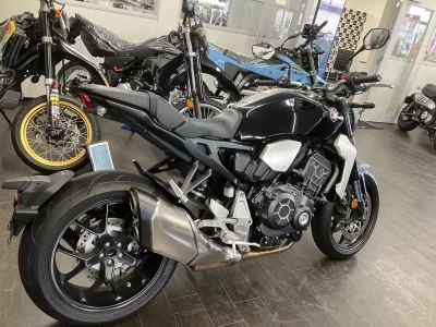 Honda CB1000R лот № 02224 оценка 5  с аукциона в Японии 2