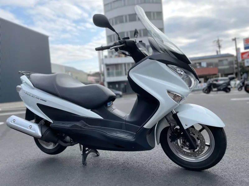 Suzuki BURGMAN200 лот № 04254 оценка 4  с аукциона в Японии