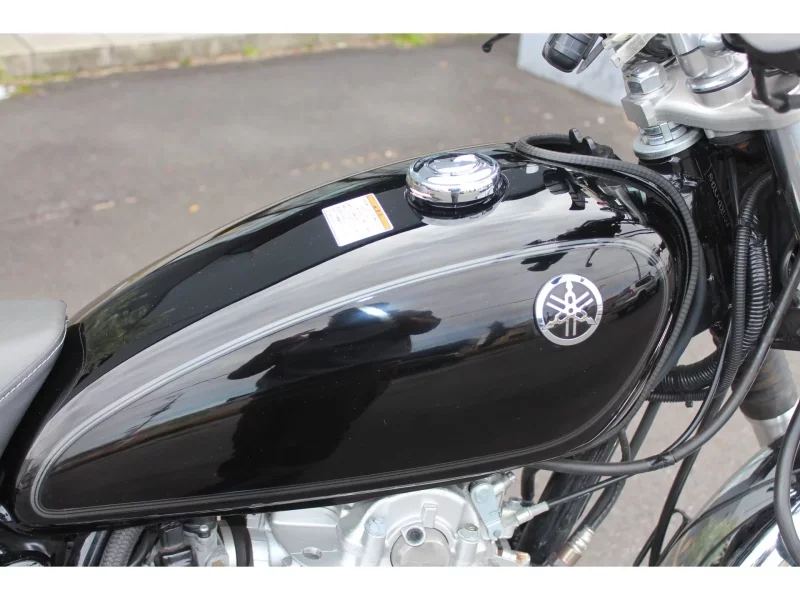 Yamaha SR400-1