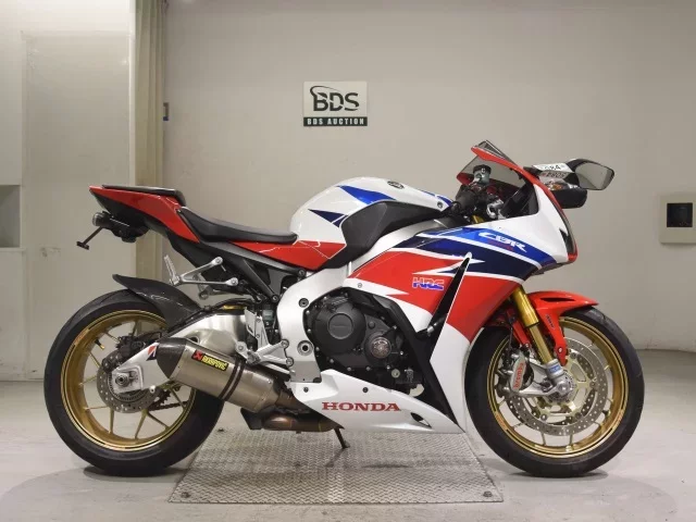 Honda CBR1000RR лот № 5084 оценка 5  с аукциона в Японии