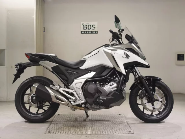 Honda NC750XD-3 лот № 7717 оценка 5  с аукциона в Японии