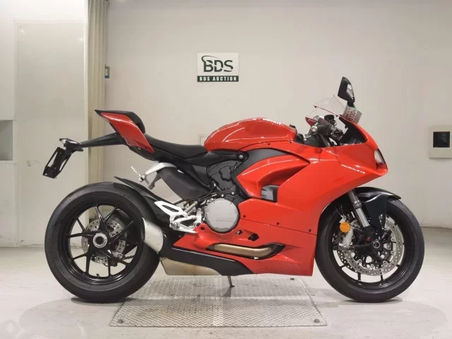 Ducati  PANIGA-REV2 лот № 5130 оценка 6  с аукциона в Японии