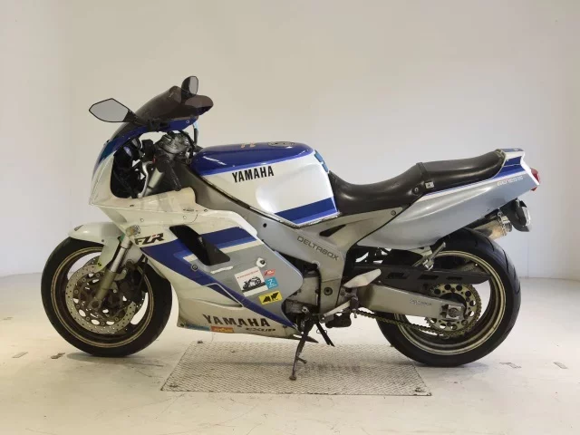 Yamaha FZR1000