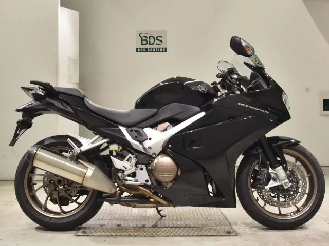 Honda VFR800F лот № 2693 оценка 5  с аукциона в Японии