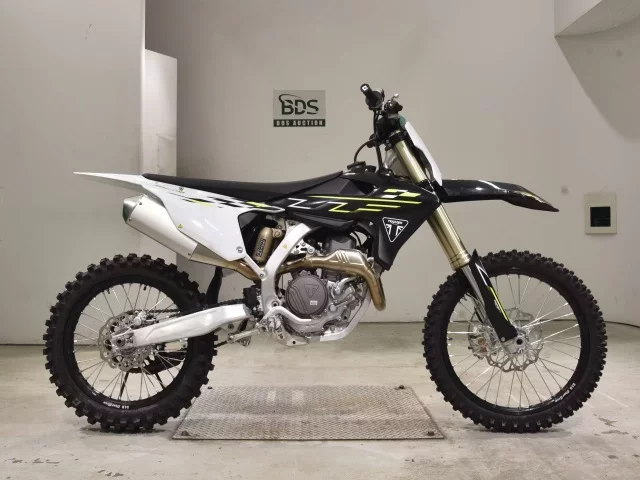 Triumph  TF450X лот № 2579 оценка 8  с аукциона в Японии