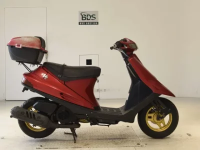 Suzuki ADDRESS V100