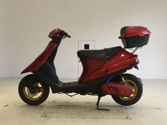 Suzuki ADDRESS V100