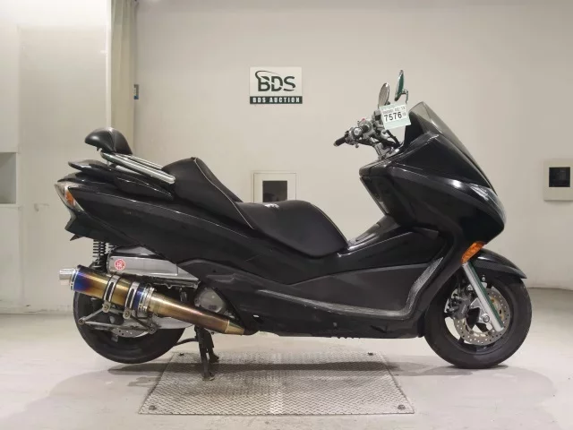 Honda FORZA Z лот № 7576 оценка 4  с аукциона в Японии