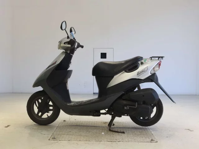 Suzuki LET S2