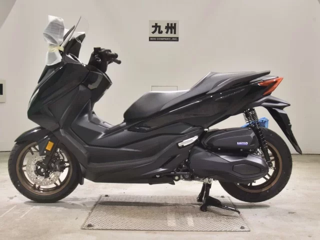 Honda FORZA -6