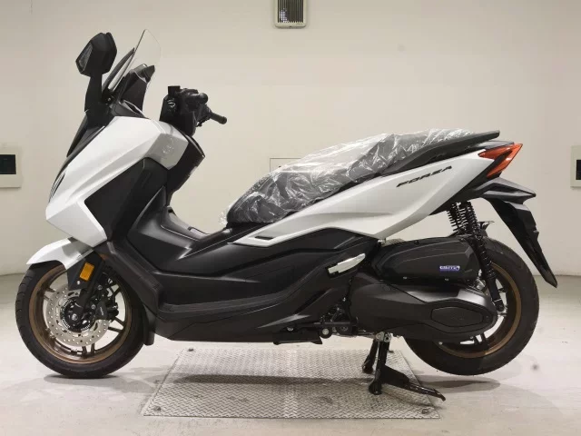 Honda FORZA -6
