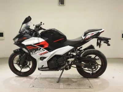 Kawasaki NINJA400-2 лот № 7628 оценка 5  с аукциона в Японии 2