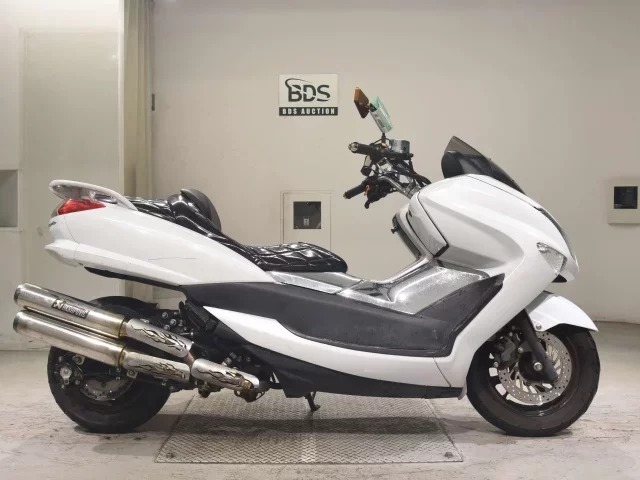 Yamaha MAJESTY 250-4 лот № 5297 оценка 4  с аукциона в Японии