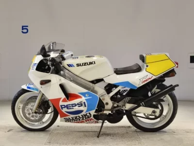 Suzuki RGV250