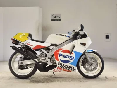 Suzuki RGV250