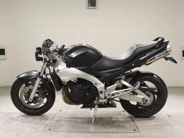 Suzuki GSR400