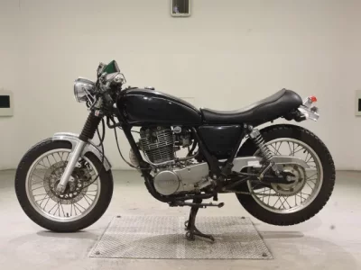 Yamaha SR400-3  с аукциона в Японии
