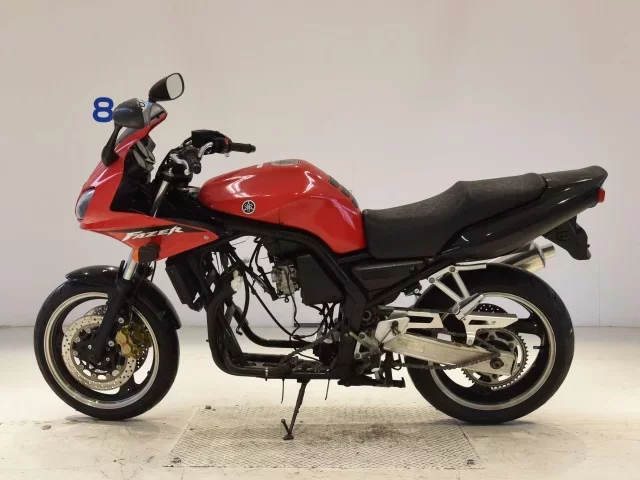 Yamaha FZ400
