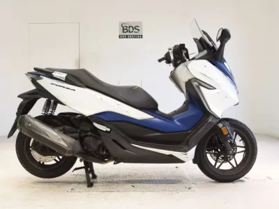 Honda FORZA -4