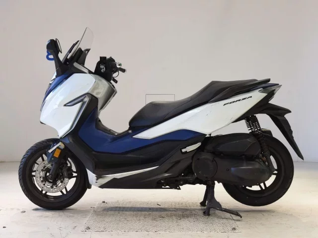 Honda FORZA -4