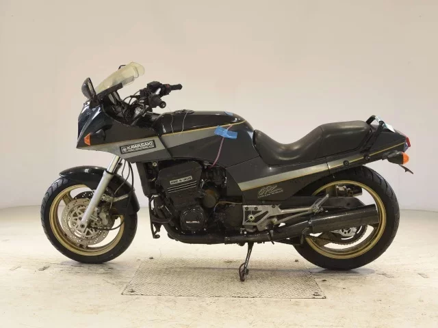 Kawasaki GPZ900R