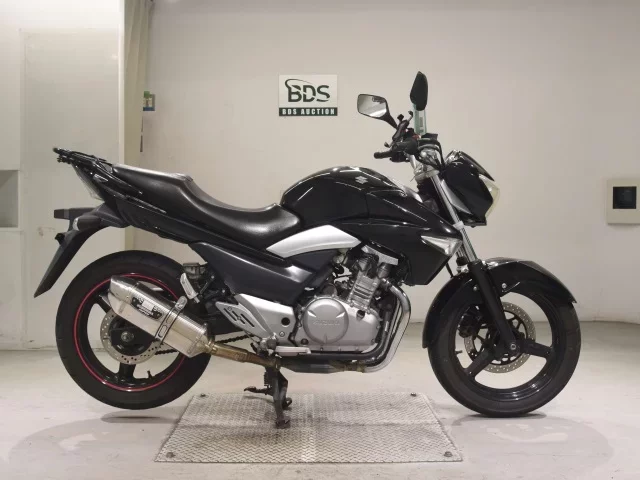 Suzuki GSR250 лот № 5157 оценка 4  с аукциона в Японии