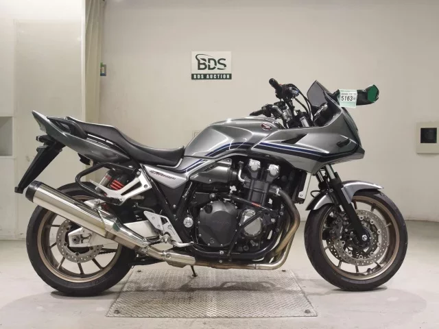 Honda CB1300SF BOLDOR лот № 5163 оценка 4  с аукциона в Японии