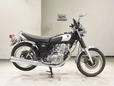 Yamaha SR400-5