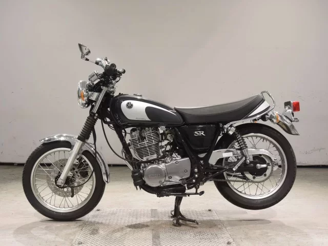 Yamaha SR400-5