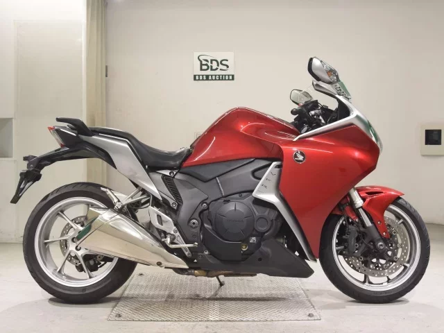 Honda VFR1200F лот № 5242 оценка 4  с аукциона в Японии