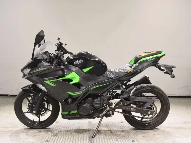 Kawasaki NINJA400-2