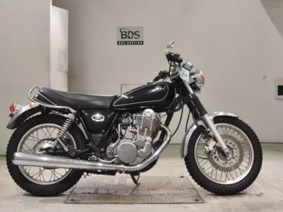 Yamaha SR400-3