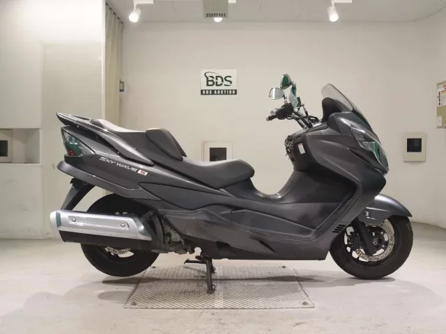 Suzuki SKYWAVE 250S-3 лот № 5142 оценка 4  с аукциона в Японии