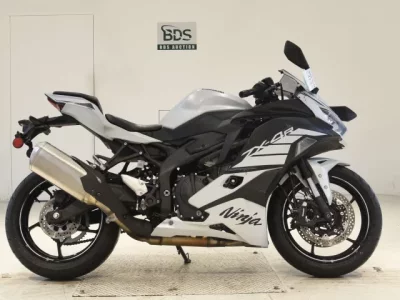 Kawasaki ZX-4R SE