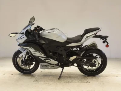 Kawasaki ZX-4R SE