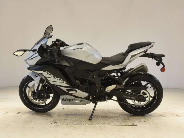 Kawasaki ZX-4R SE