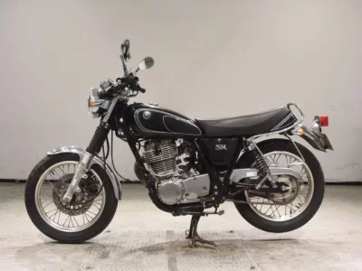 Yamaha SR400-4