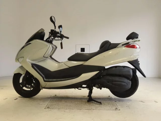 Yamaha MAJESTY 250-4