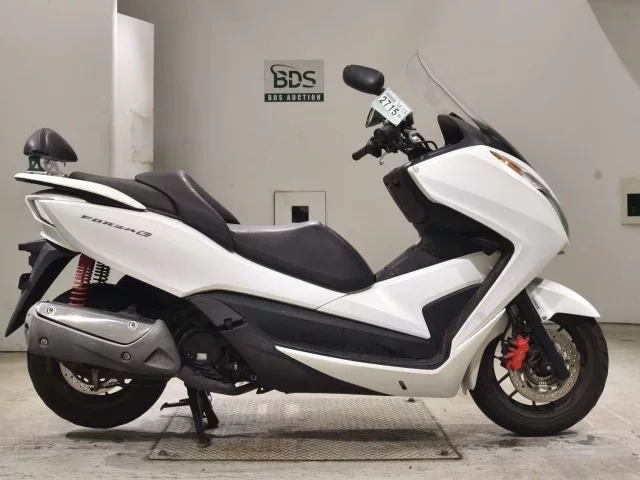 Honda FORZA лот № 2715 оценка 4  с аукциона в Японии