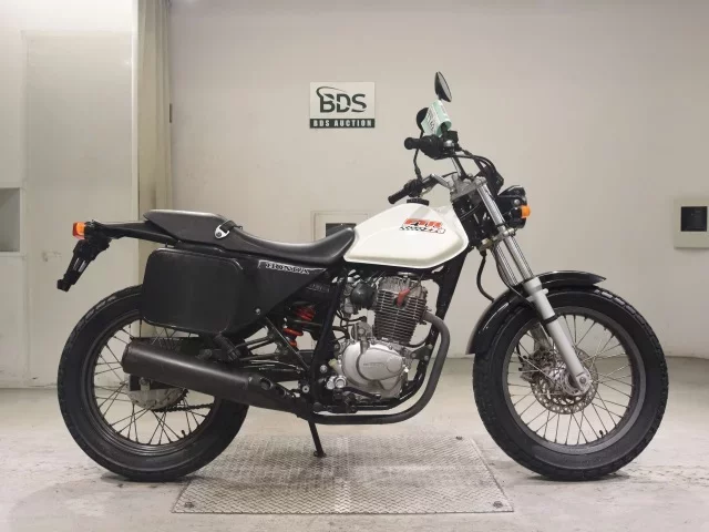 Honda FTR223 лот № 7742 оценка 4  с аукциона в Японии