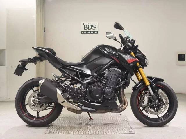 Kawasaki Z900-2 лот № 5017 оценка 4  с аукциона в Японии