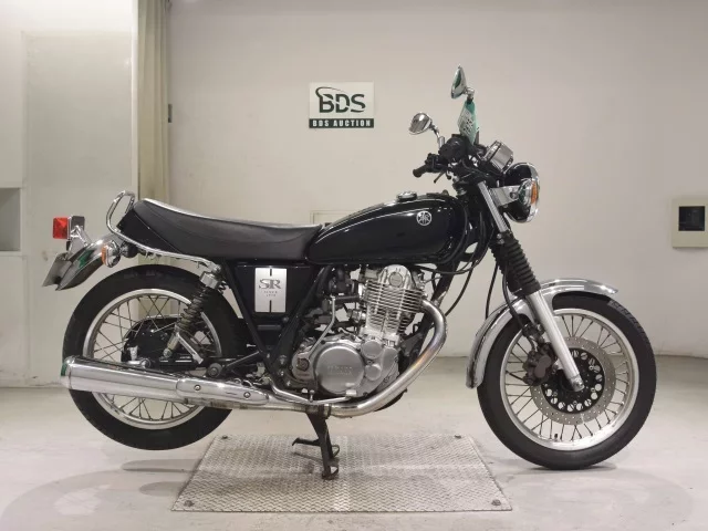 Yamaha SR400-5 лот № 7675 оценка 4  с аукциона в Японии