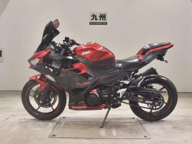 Kawasaki NINJA400-2
