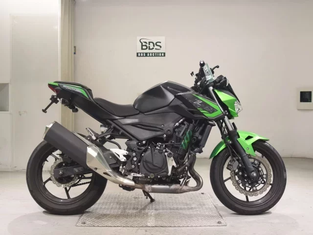 Kawasaki Z400-2 лот № 7541 оценка 4  с аукциона в Японии