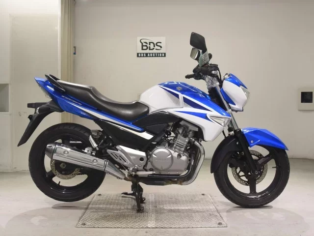 Suzuki GSR250 лот № 7725 оценка 4  с аукциона в Японии