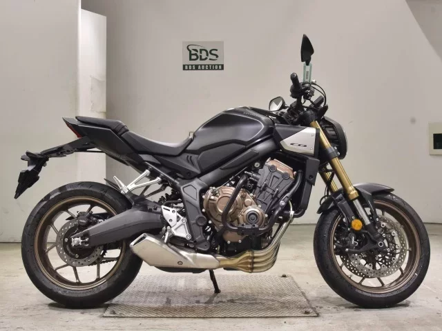 Honda CB650R-2 лот № 2719 оценка 8  с аукциона в Японии