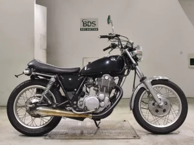 Yamaha SR400-2