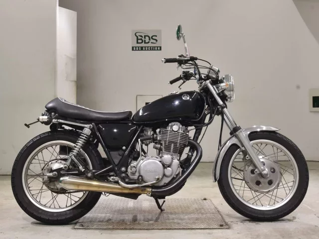 Yamaha SR400-2