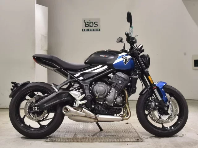 Triumph  TRIDENT 660 лот № 2708 оценка 8  с аукциона в Японии